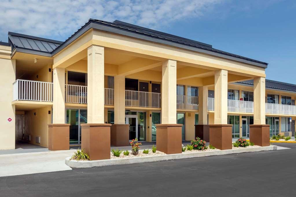 Quality Inn Saint Petersburg North-Tampa Bay Esterno foto