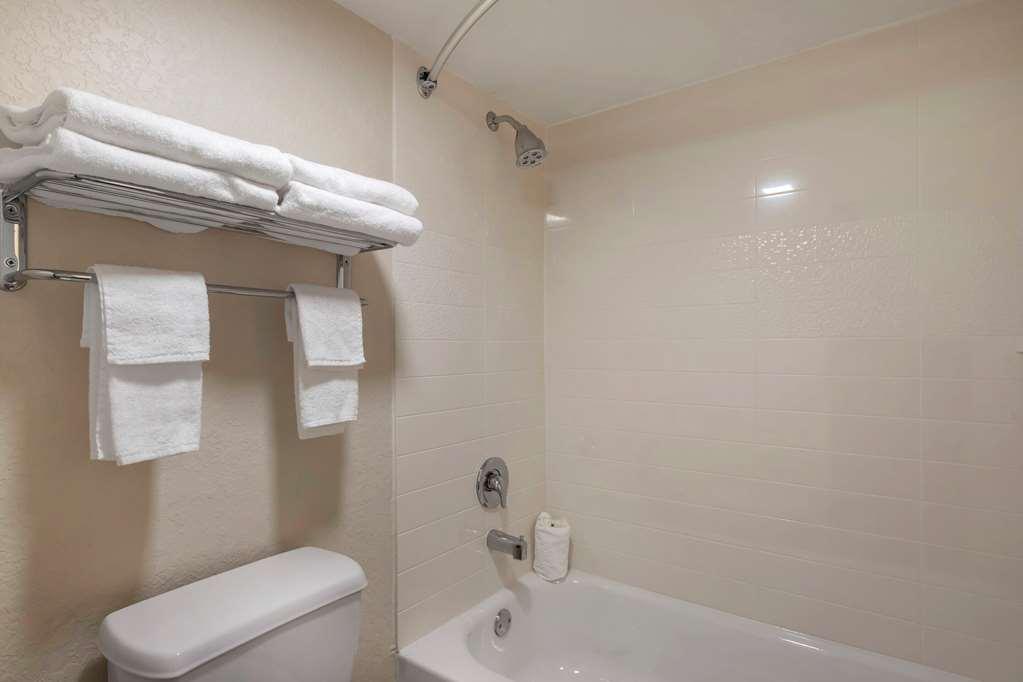 Quality Inn Saint Petersburg North-Tampa Bay Esterno foto